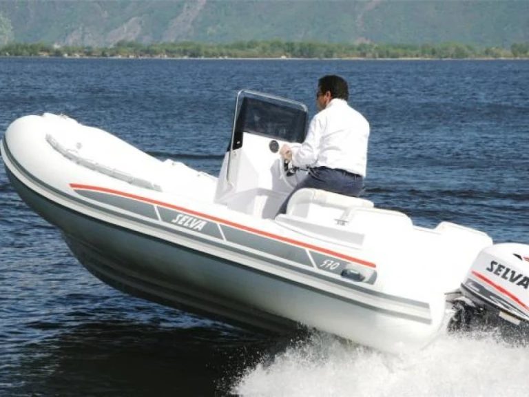 Bareboat Rental Motorboat  with a boat licence
