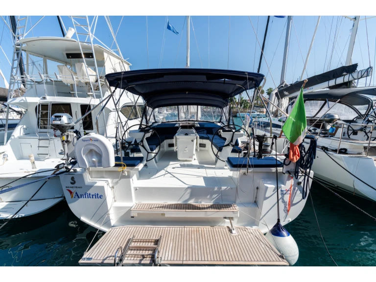 Bareboat Rental Sailboat Bénéteau with a boat licence