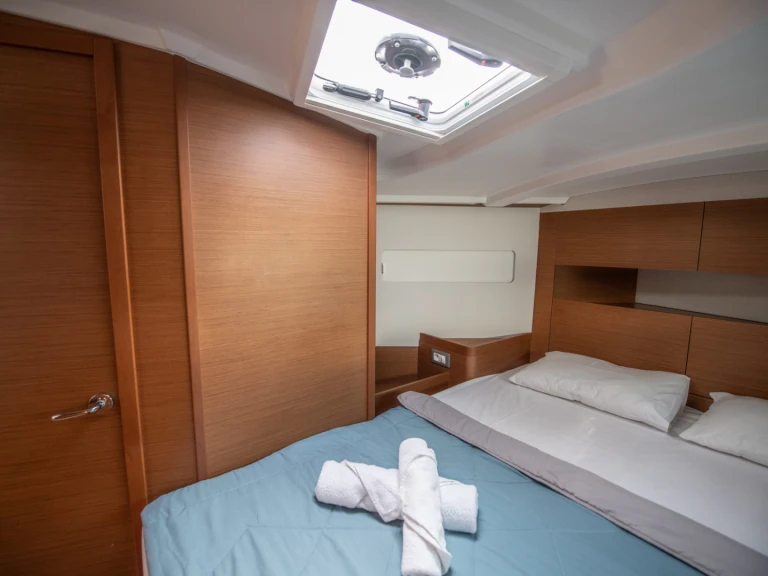 Sailboat rental in Nydri - Jeanneau Sun Odyssey 410