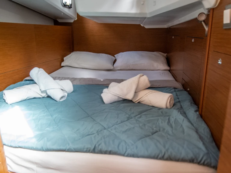 Boat rental Jeanneau Sun Odyssey 410 in Nydri on Samboat