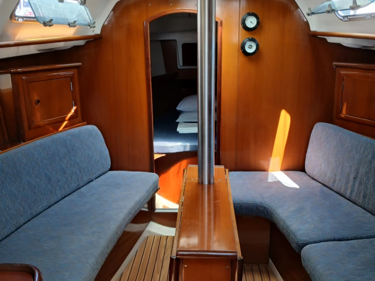 Yacht charter Trogir cheap Oceanis 331 Clipper
