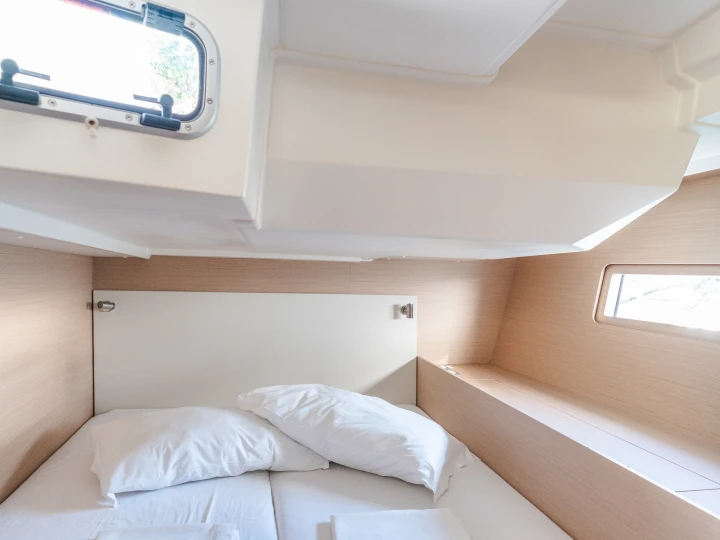 Sailboat for rent Castellammare del Golfo at the best price