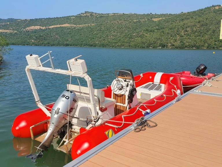 RIB rental in la Baronia de Rialb - Zodiac Cherokee