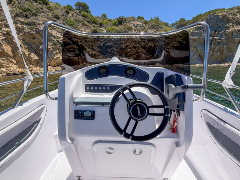 Motorboat rental with or without captain Bluline Spain