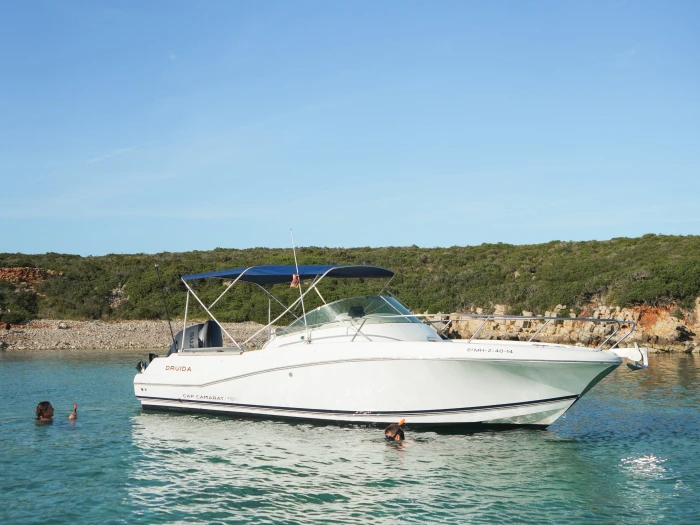 Yacht charter Port d'Addaia (City) cheap Cap Camarat 7.5 WA