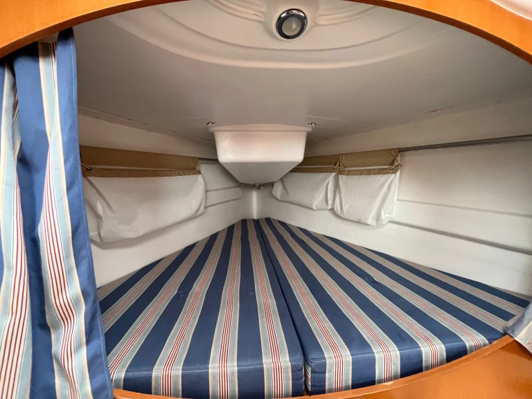 Sailboat rental in Les Sables-d'Olonne - Bénéteau First 27.7