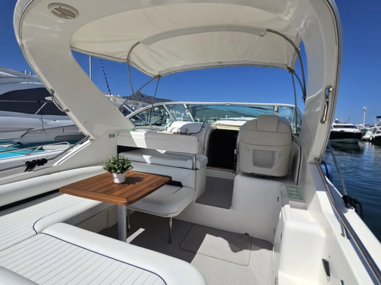 Boat rental Fairline Fairline 30 in Puerto Banús on Samboat