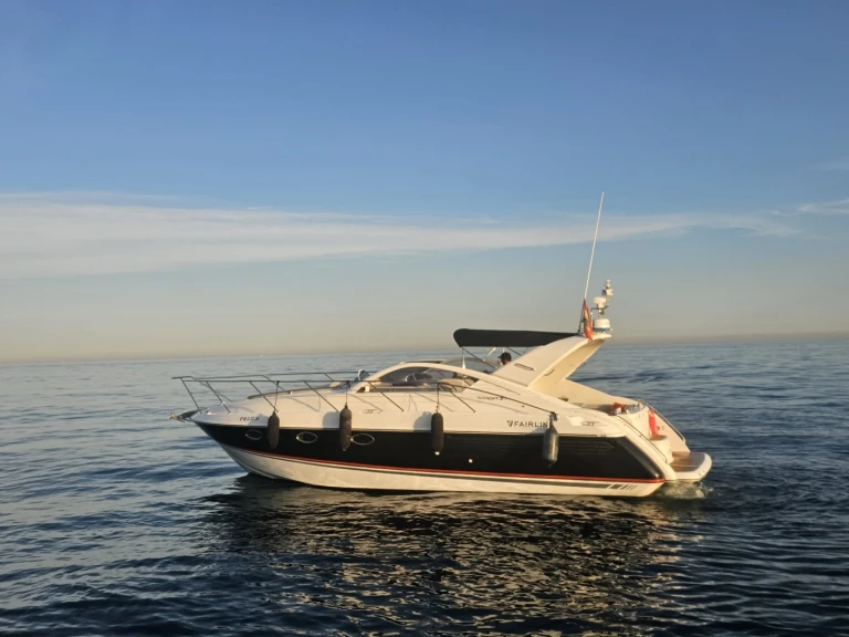 Motorboat rental with or without captain Fairline Puerto Banús