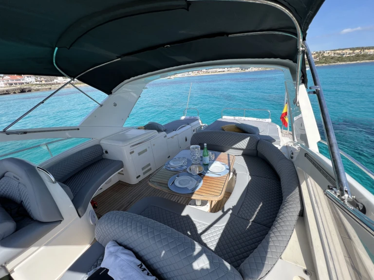 Motorboat rental with or without captain Fairline Mahón