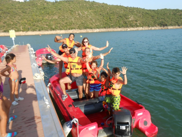 Motorboat rental with or without captain neveaux la Baronia de Rialb