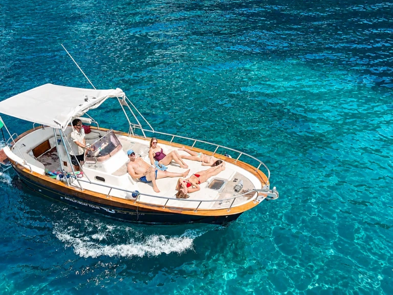 Rent a Fratelli Aprea Sorrento 7,50 open cruise Amalfi