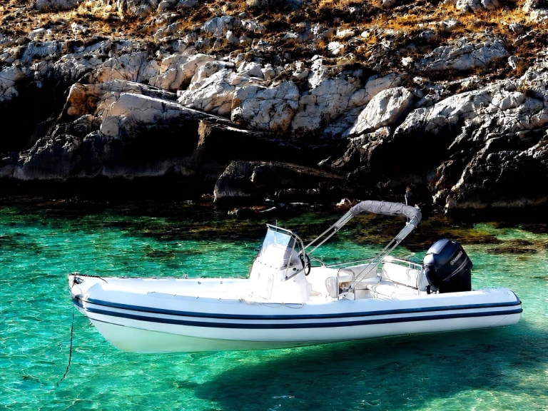 Yacht charter Bormes-les-Mimosas cheap 7 m