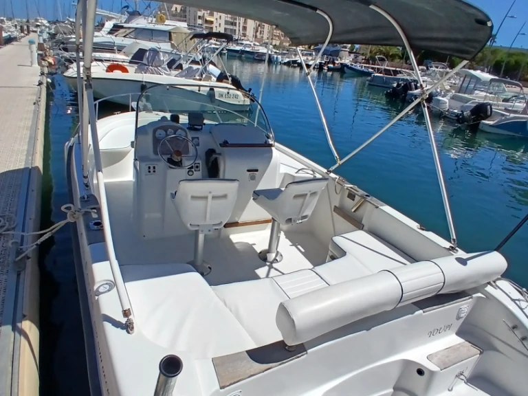 Motorboat rental with or without captain Bénéteau Bormes-les-Mimosas