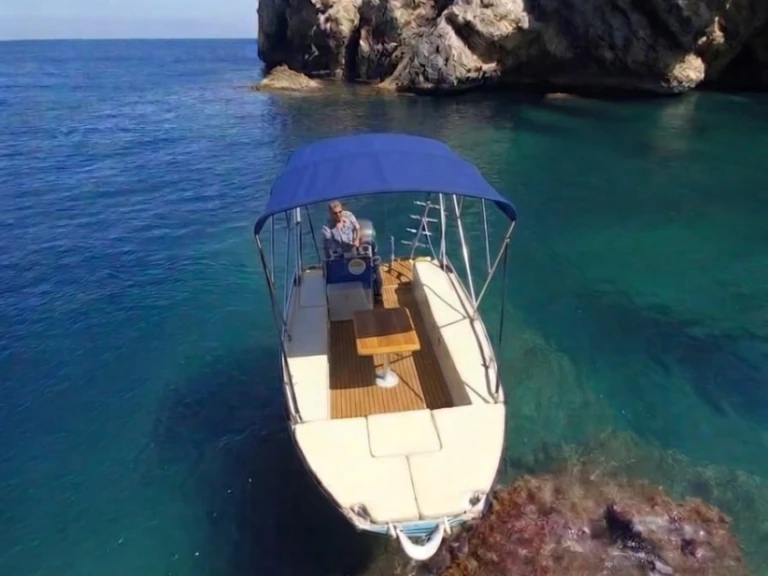 Bareboat Rental Motorboat Moggaro with a boat licence