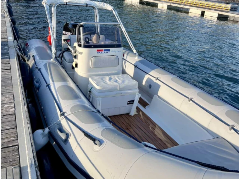 Boat rental Valiant V-520 in Vannes on Samboat