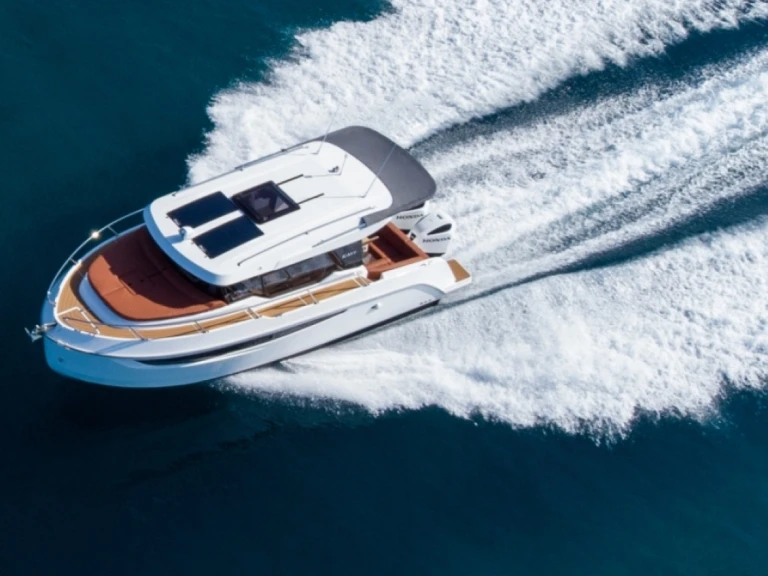 Advanced Yachts Kavi 9 in Split on SamBoat