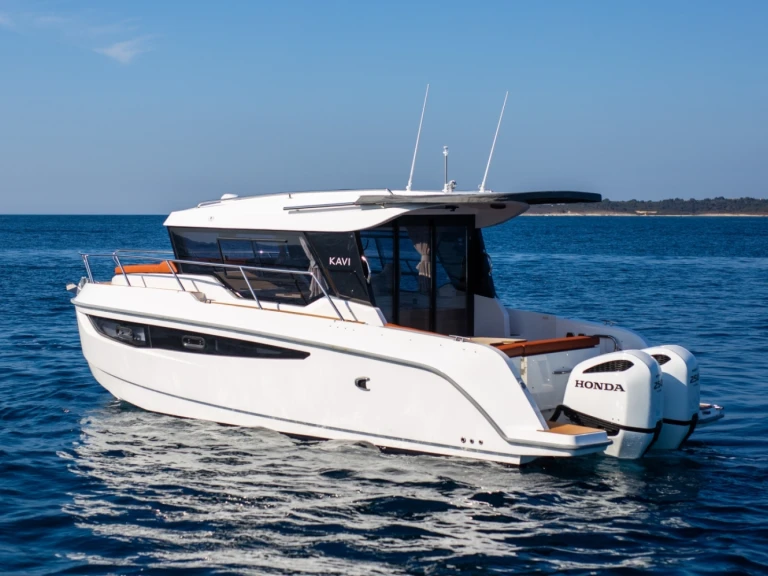 Rent a Advanced Yachts Kavi 9 Split