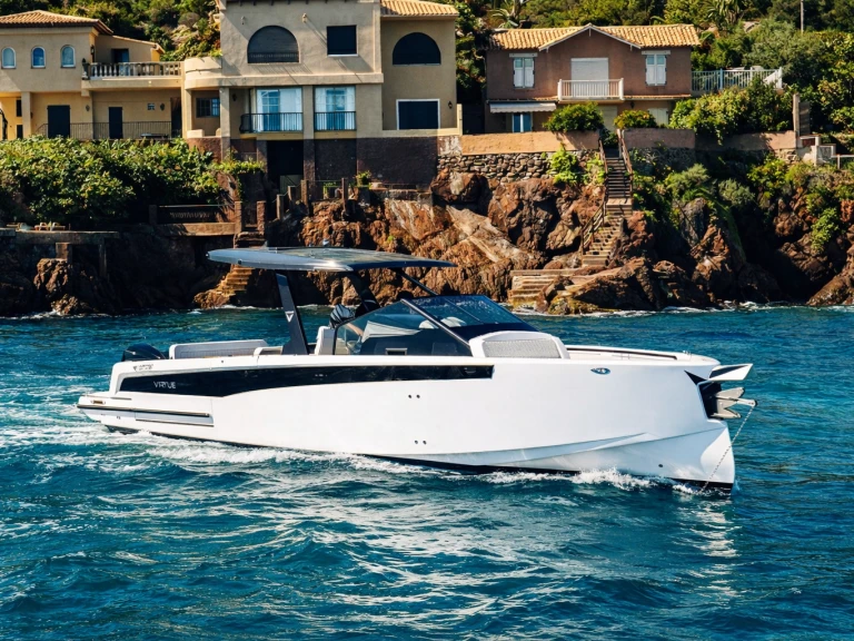 Motorboat rental with or without captain Virtue Yacht Portisco