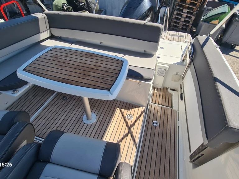 Bareboat Rental Motorboat Jeanneau with a boat licence