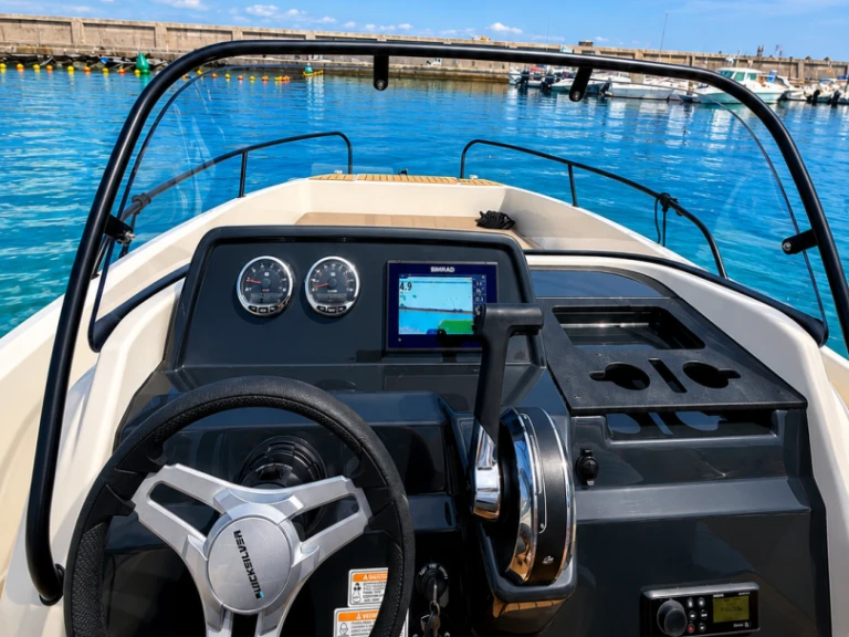 Motorboat rental in Benalmádena - Quicksilver Activ 605 Open
