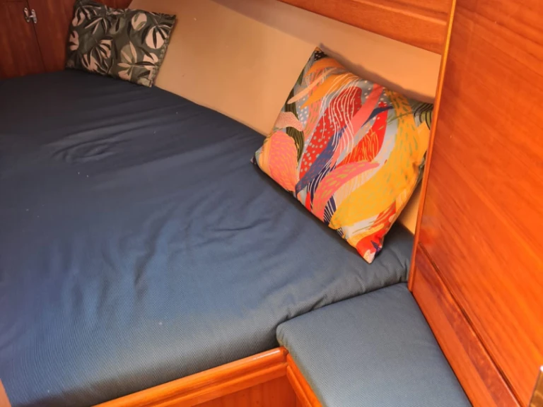Yacht charter Port Pin Rolland cheap Bavaria 30 Cruiser