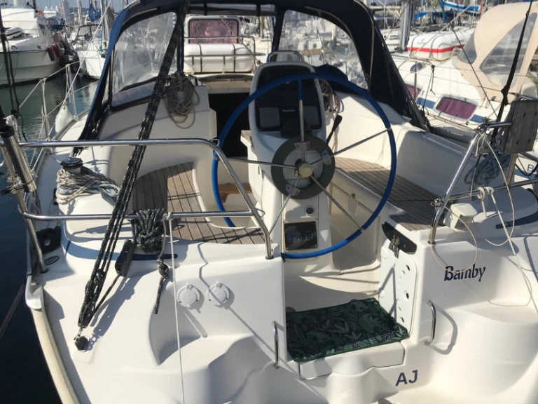 Bavaria Bavaria 30 Cruiser charter bareboat or captained in  Port Pin Rolland