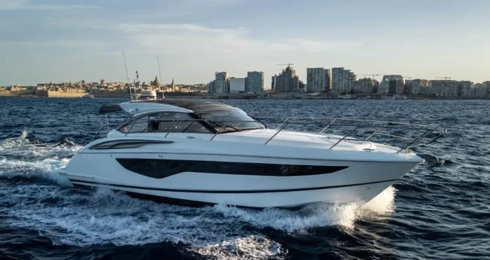 Yacht charter Port de Sitges Aiguadolç cheap Princess V40