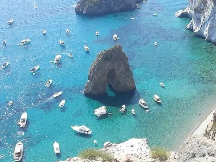 Sailboat rental with or without captain Bénéteau Ponza