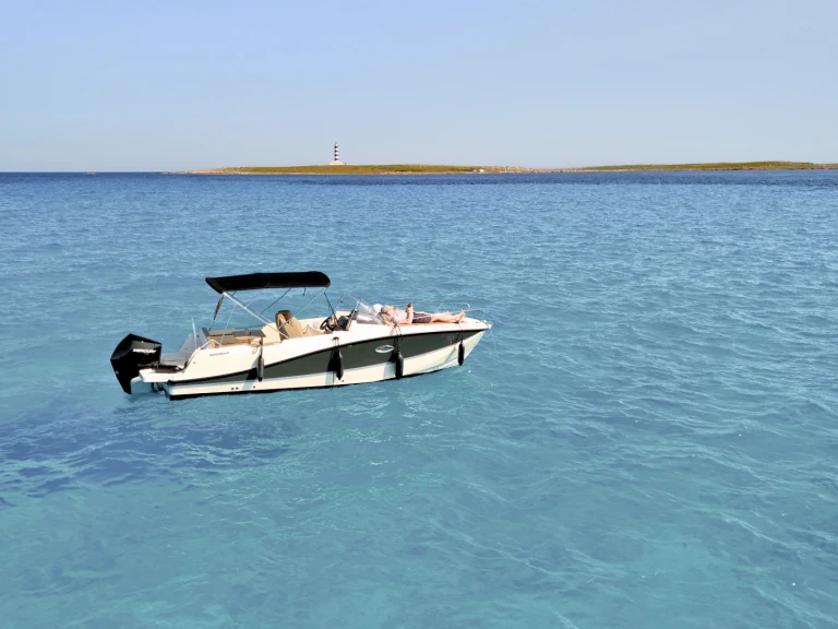 Quicksilver Activ 755 Sundeck in Mahón on SamBoat