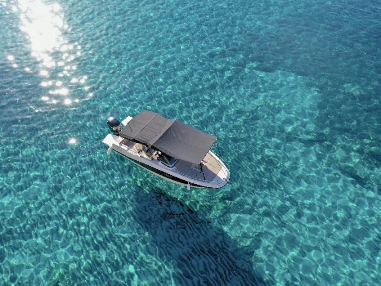 Motorboat for rent Mahón at the best price