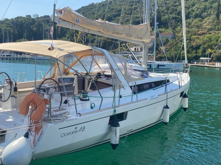 Boat rental Bénéteau Oceanis 48 in Puerto Banús on Samboat