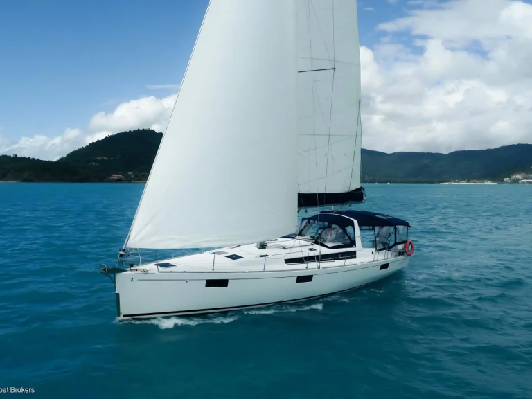 Yacht charter Puerto Banús cheap Oceanis 48