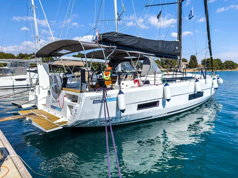 Sailboat rental in Pula - Dufour Dufour 470