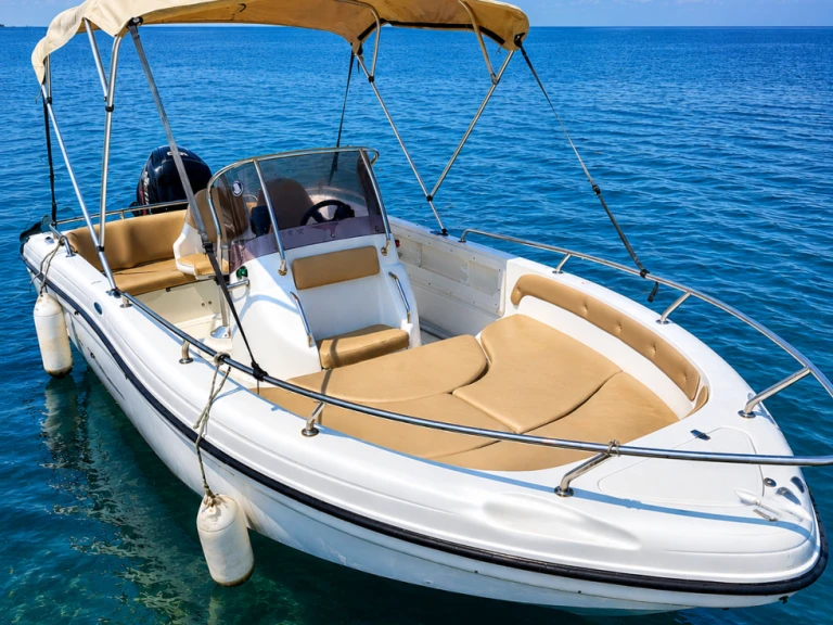 Motorboat rental with or without captain Ranieri Carnon-Plage