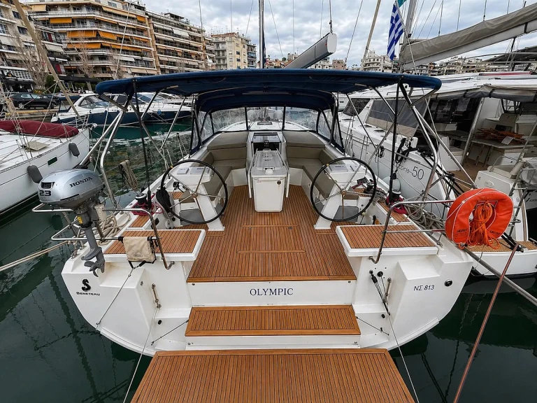Rent a Bénéteau Oceanis 46.1/5 Piraeus