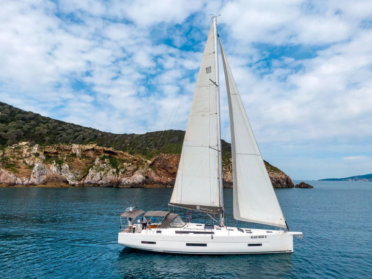 Sailboat rental with or without captain Dufour Puntone