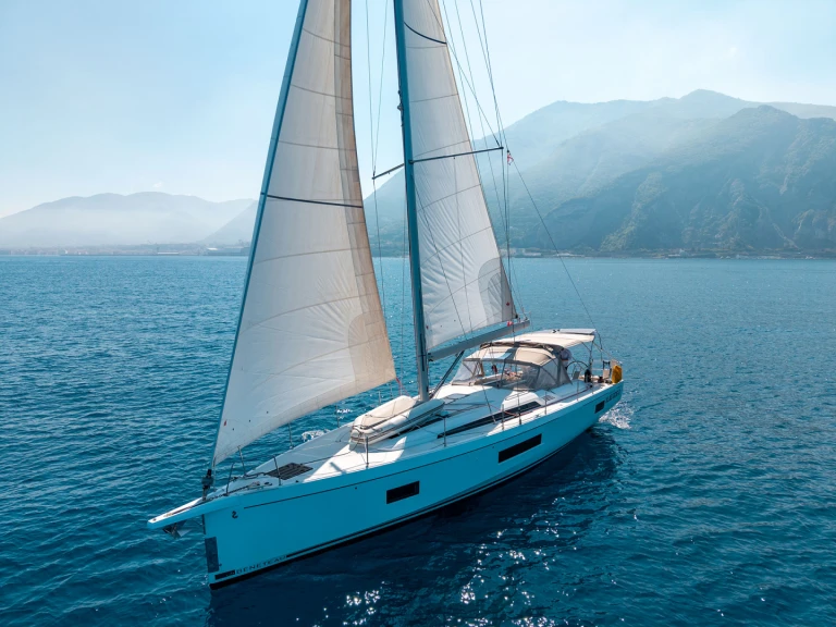 Rent a Bénéteau Oceanis 51.1 Castellammare di Stabia