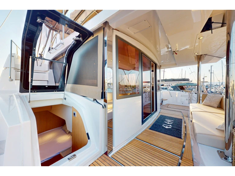 Catamaran for rent Lefkáda at the best price