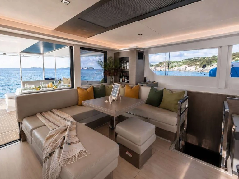 Luxury Yacht rental in Virgin Gorda Island - Leopard SASHALON