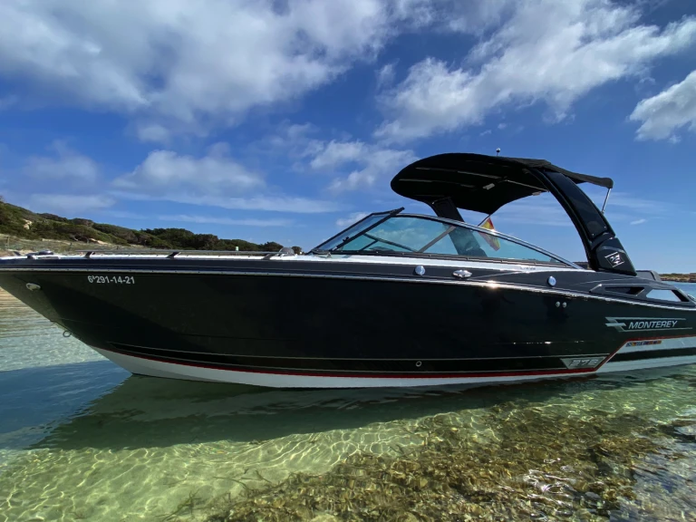 Monterey 278 SS in Ibiza Town on SamBoat