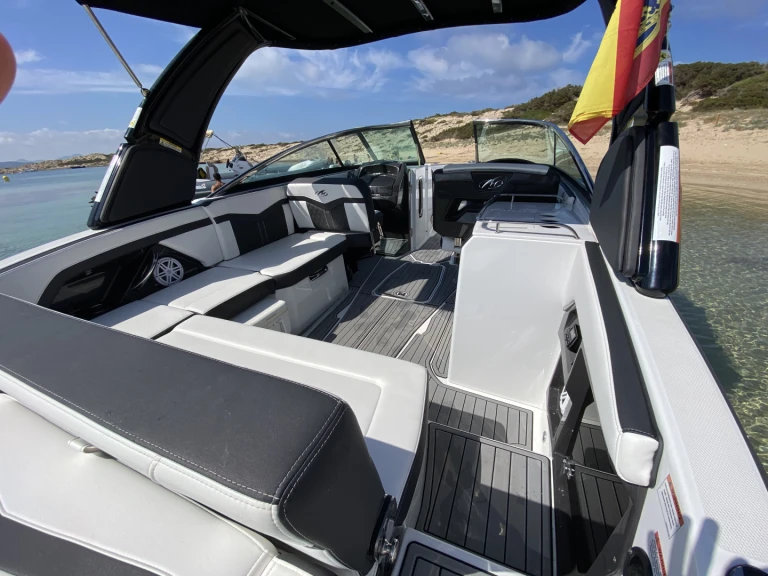 Yacht charter Ibiza Town cheap 278 SS