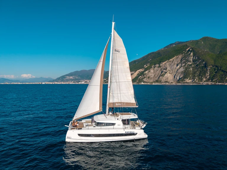 Bali Bali 4.2 in Castellammare di Stabia on SamBoat