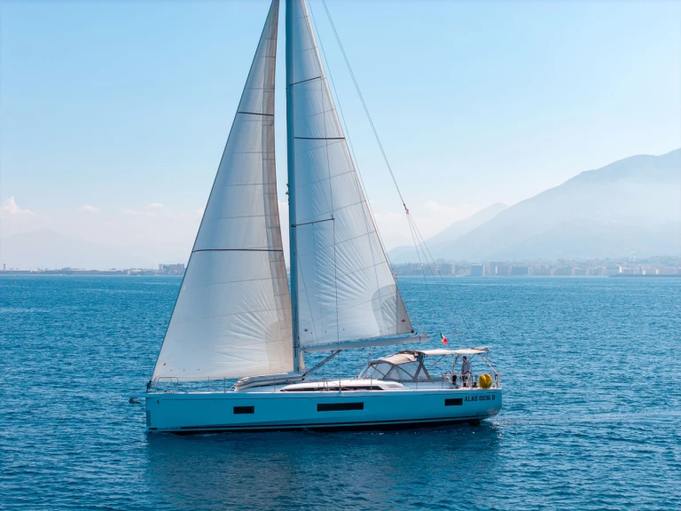 Sailboat rental with or without captain Bénéteau Castellammare di Stabia