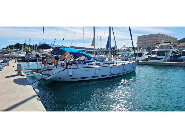 Dufour Dufour 455 Grand Large in Split on SamBoat