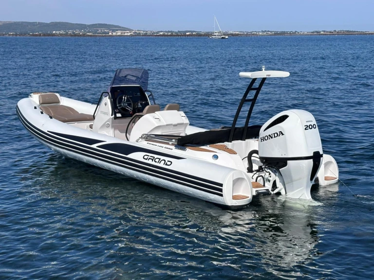 Boat rental Grand Boats GOLDEN LINE 680 in Mèze on Samboat
