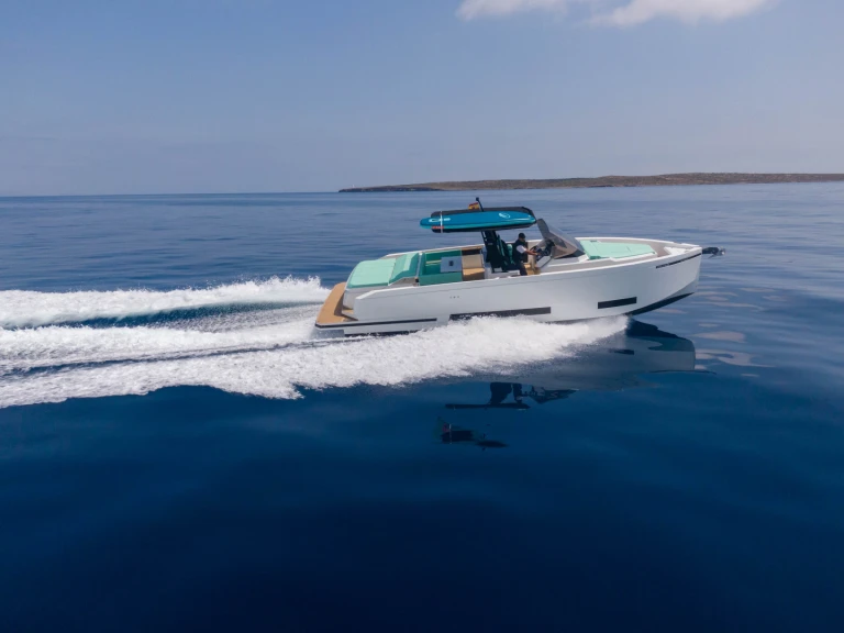 Motorboat for rent Ibiza Town at the best price