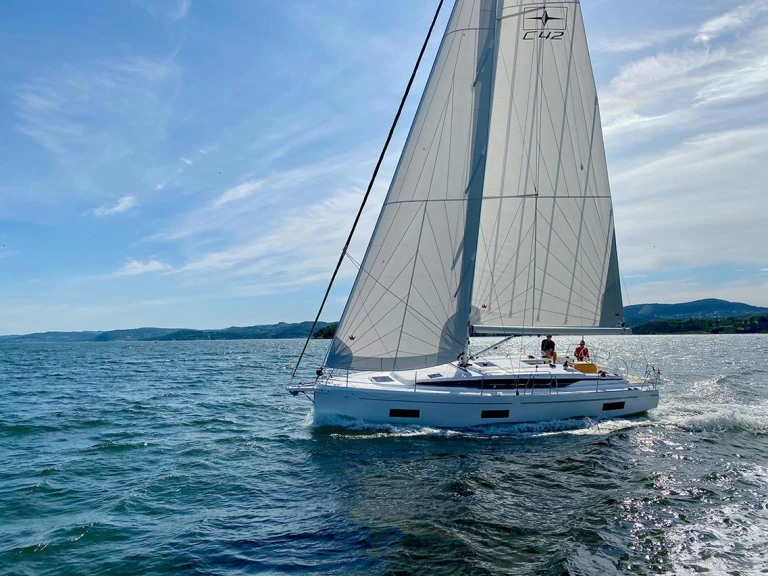 Bareboat Rental Sailboat Bavaria with a boat licence
