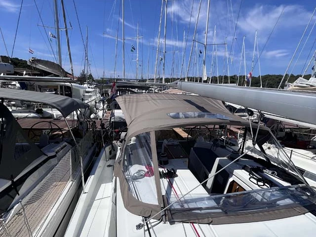 Sailboat rental with or without captain Jeanneau Trogir