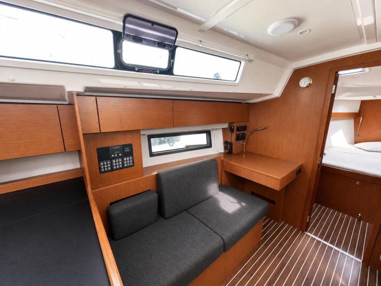 Bavaria Bavaria C42 charter bareboat or captained in  Alimos