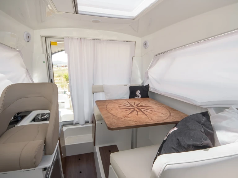 Bénéteau Antares 8 OB in Tribunj on SamBoat